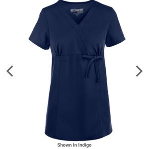 Greys Anatomy Womans maternity scrub top